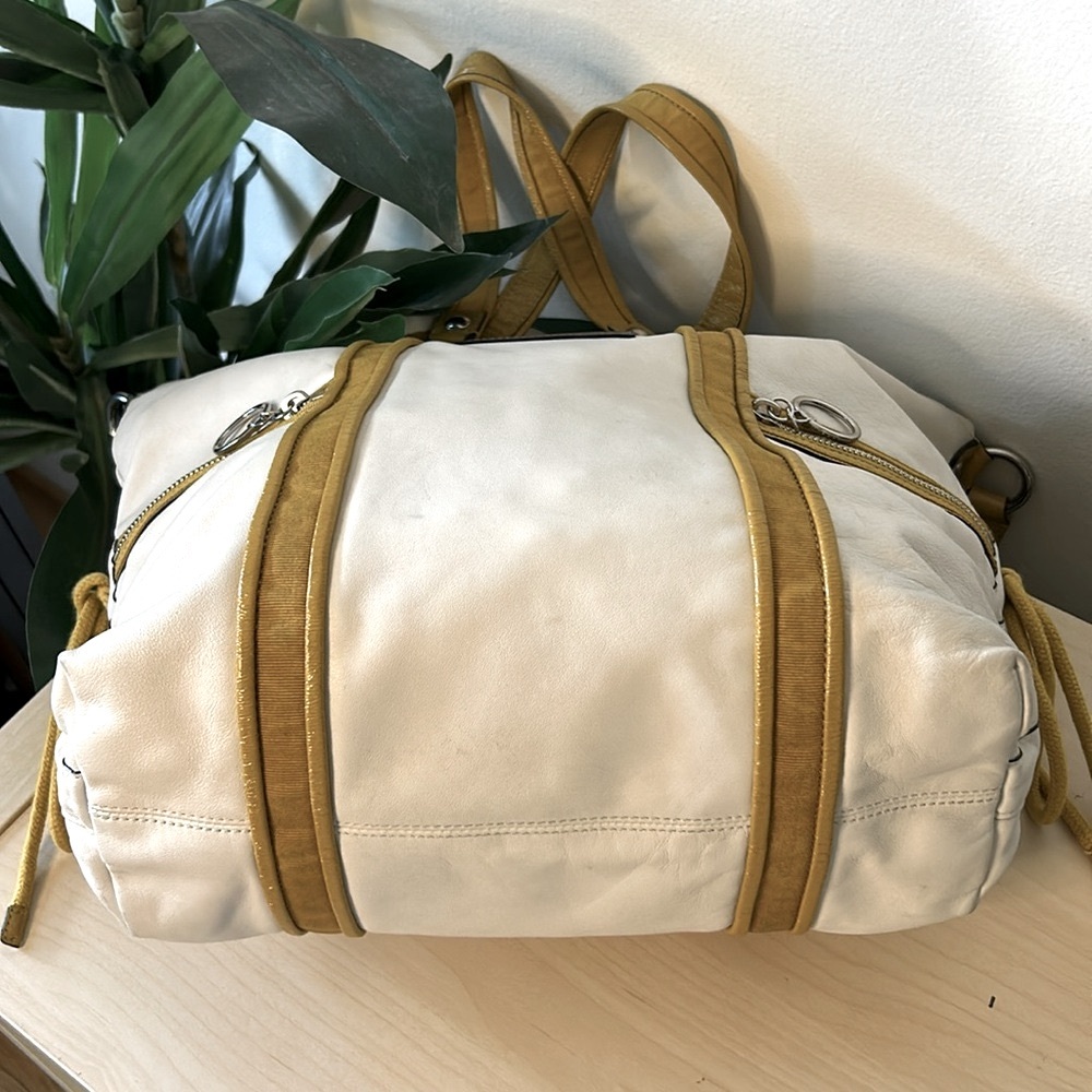 Y2K Poppy Collection Coach White Leather and Gold Tote Bag - Picture 7 of 11